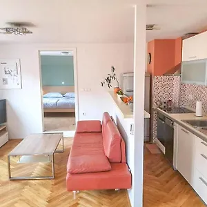 Apartment Krakovo By The River, Ljubljana